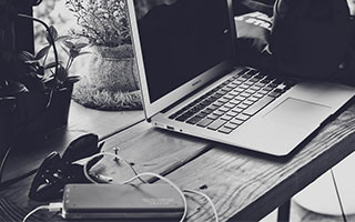 湖南伢子徐彬确定加盟英超狼队U21梯队，妈妈寄语：难走的都是上坡路